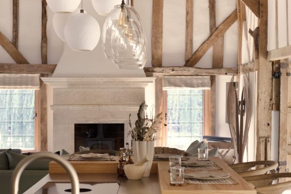 04 Kitchen Top with Wooden bar