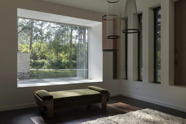 09 Contemp New Build Sofa in Suite